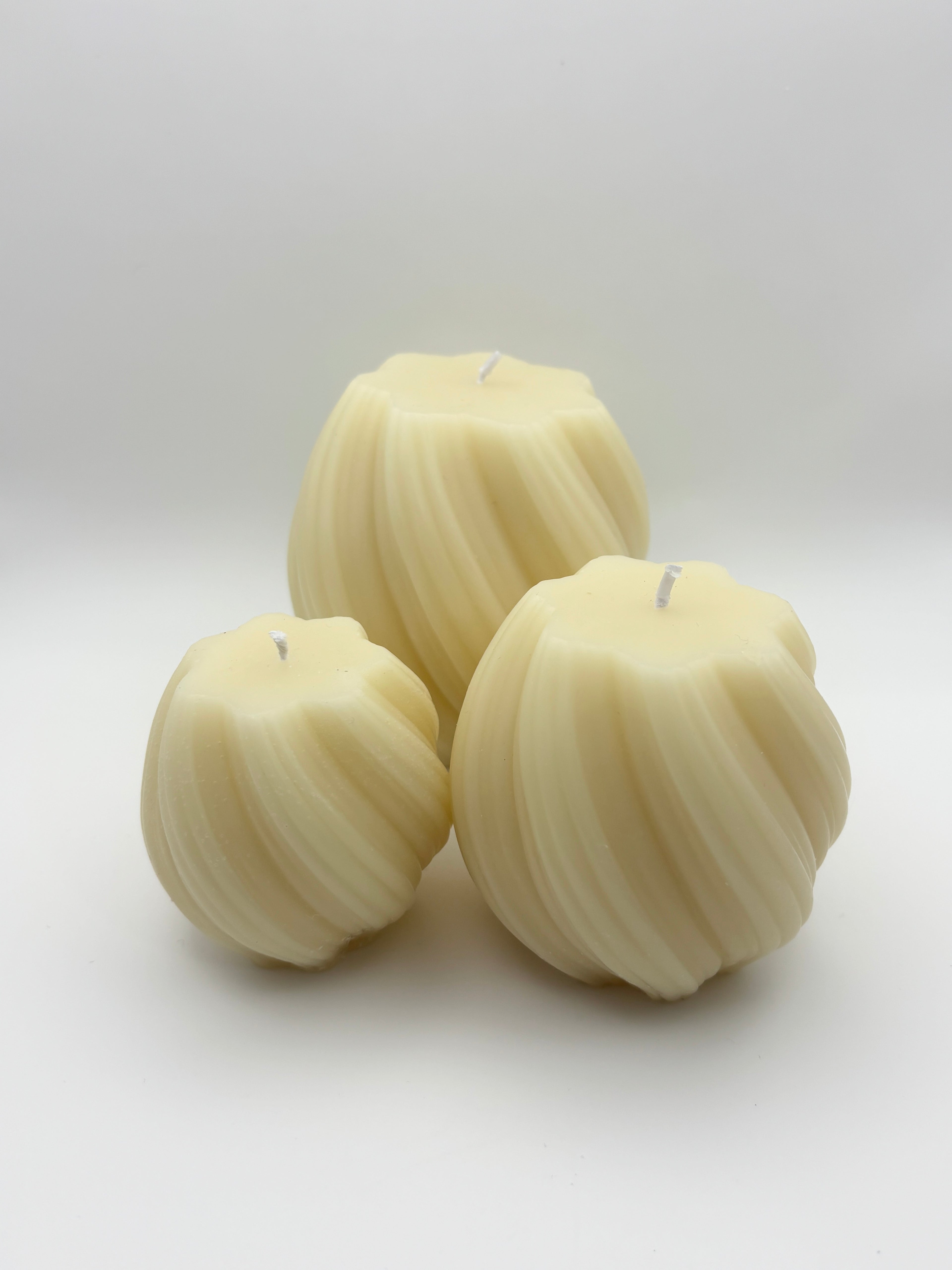 swirl beeswax candle